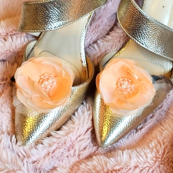 Peach & Pearl Vintage Handmade Shoe Clips - Picture 2 of 9
